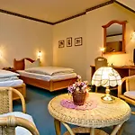 Am Grudenberg Отель